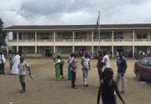 Elections en Côte d’Ivoire : “Là, ils surveillent qui du quartier va voter”