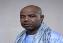 Les députés mauritaniens nouvellement élus sont accueillis par des chiens de garde