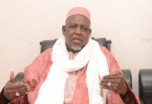 Mali, le puissant imam Dicko tend la main aux groupes armés