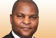 Centrafrique: les tribulations du Président Touadera en France