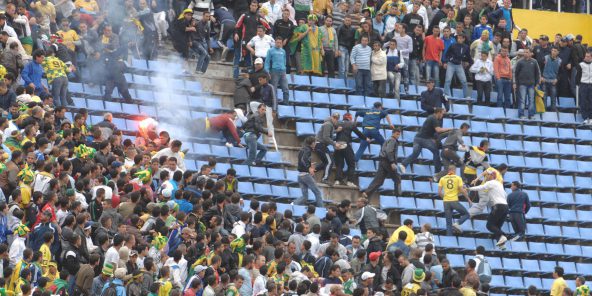 La grande révolte des stades algériens Stades-alge%CC%81riens