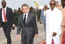 Nicolas Sarkozy ne quittait plus la Guinée