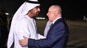 Lors de ses rencontres internationales, le général Chengriha abandonne parfois l'uniforme militaire