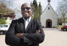 Afrique, le prêtre-général Adelin Gacukuzi à la retraite