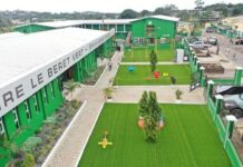 Gabon, Ali Bongo « offre » une école à sa garde prétorienne