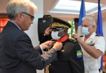 Gabon, la décoration offerte par Paris au patron de l’armée précipite son départ !