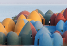 Iran, les 200 dômes aux couleurs vives de l’île d’Ormuz