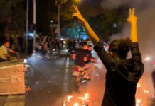 « Mort à l’oppresseur ! Le Shah comme Khamenei »