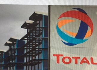 Total occupe un terrain à Douala (Cameroun) sans payer de loyer