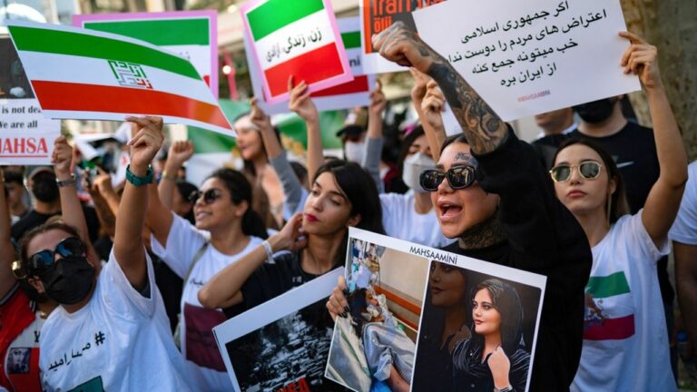Des musiciens iraniens manifestent contre le régime Des musiciens iraniens manifestent contre le régime