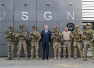 Un avocat condamné, des associations suspendues: un tour de vis en Tunisie