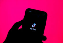 Sept influenceurs tunisiens maintenus en détention