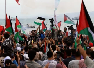 La flottille pour Gaza frappée par un drone dans le port de Sidi Bou Said