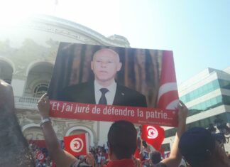 La Tunisie s’éloigne provisoirement de la banqueroute financière