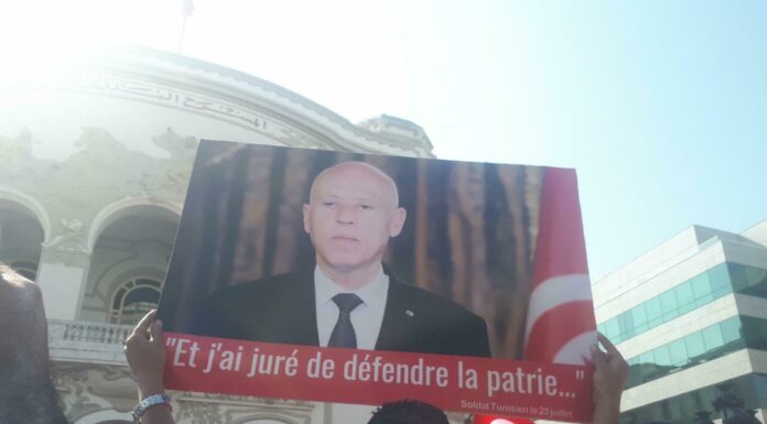 La Tunisie s’éloigne provisoirement de la banqueroute financière