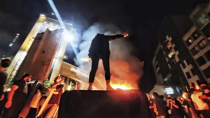 0703034644879-web-tete