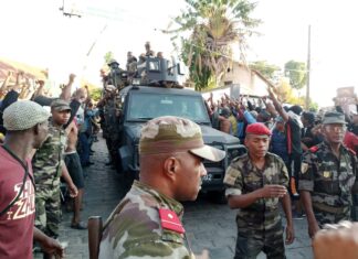 Madagascar, la divine surprise d’une fraternisation des militaires avec la « génération Z »