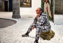 Notre video d’Otobong Nkanga qui illumine le MAM à Paris