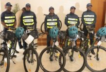 Ces cinq vélos offerts par une France si généreuse à la police gabonaise