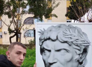 Un poète, Mohamed Tadjadit, symbole d’un verrouillage politique