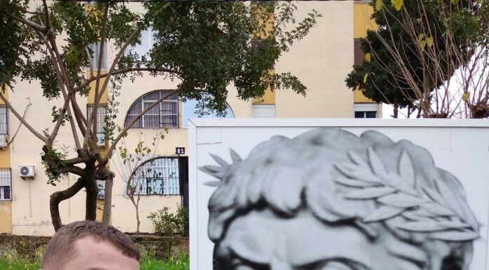 Un poète, Mohamed Tadjadit, symbole d’un verrouillage politique