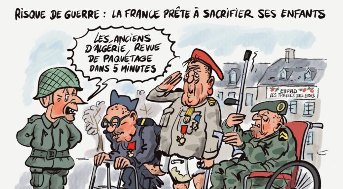 Emmanuel Macron prépare les Français à la guerre!!!