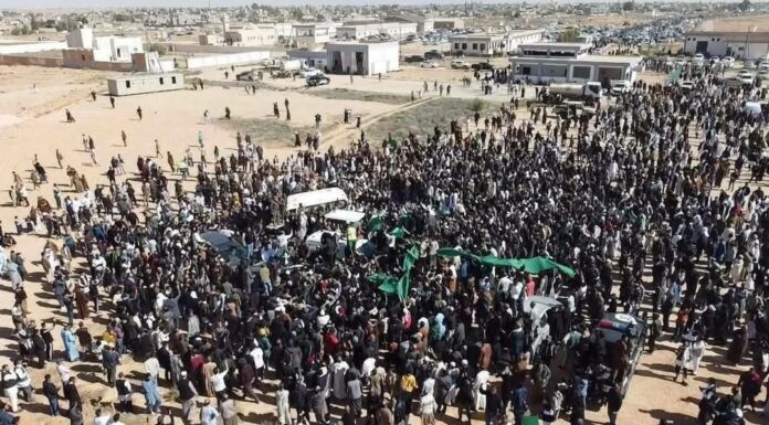 Une foule monstre pour les obsèques du fils de Kadhafi