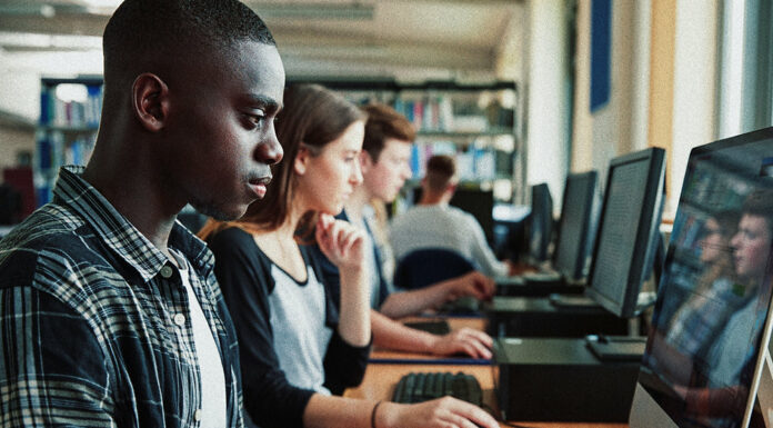 Rester ou partir : le choix impossible des étudiants africains en France