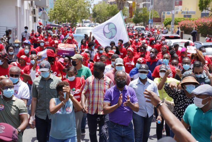 Marche en faveur du parti au pouvoir, à la veille de l'élection présidentielle de 2021.