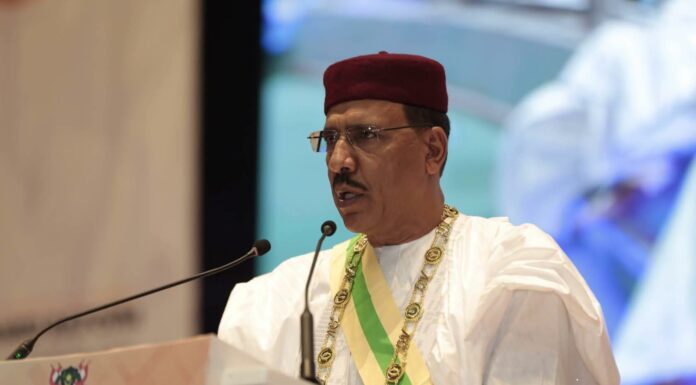 Fin du mandat de Bazoum mais pas de son enfermement